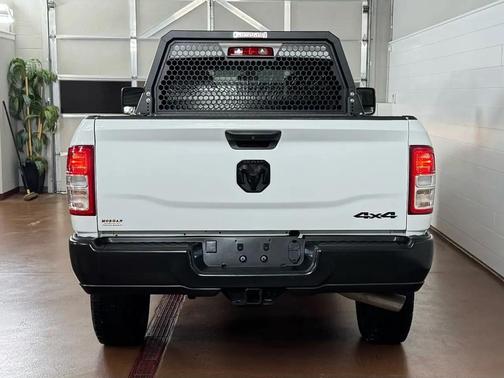 2024 RAM 3500 Tradesman Crew Cab 4x4 8' Box