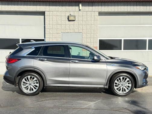 2023 INFINITI QX50 LUXE AWD