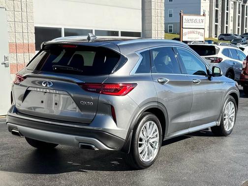 2023 INFINITI QX50 LUXE AWD