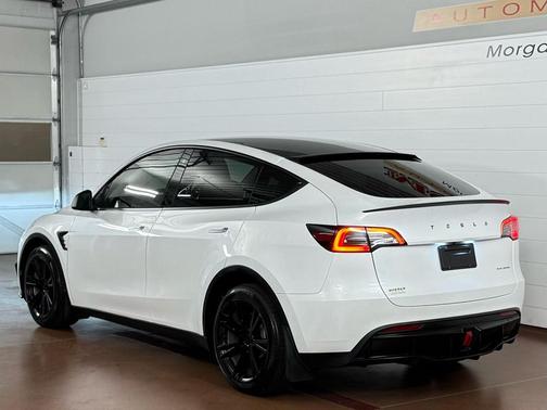 2023 Tesla Model Y AWD
