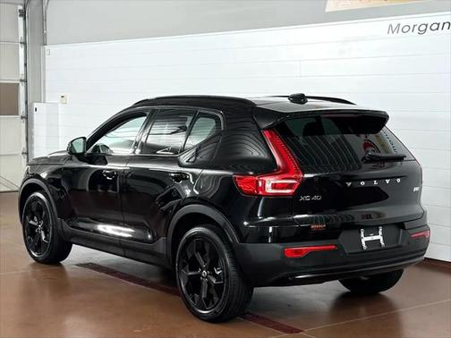 2025 Volvo XC40 B5 Plus Dark Theme AWD