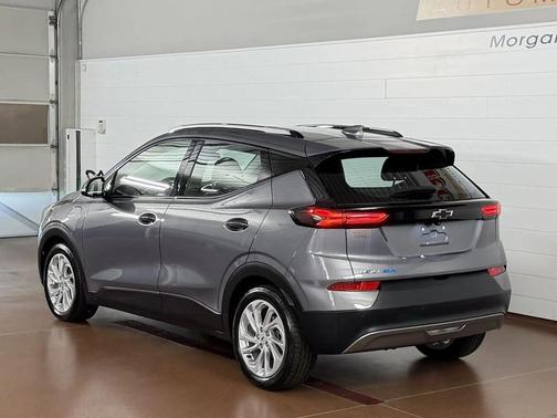 Gray Ghost Metallic 2022 Chevrolet Bolt EUV FWD LT