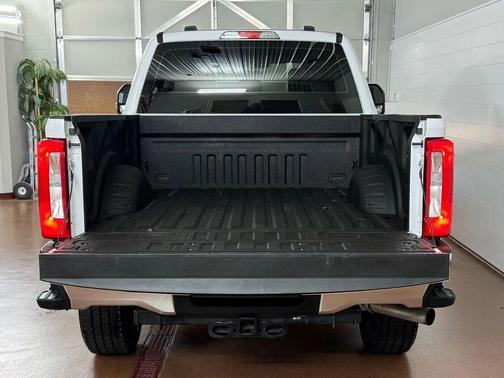 Oxford White 2024 Ford F-250 XL