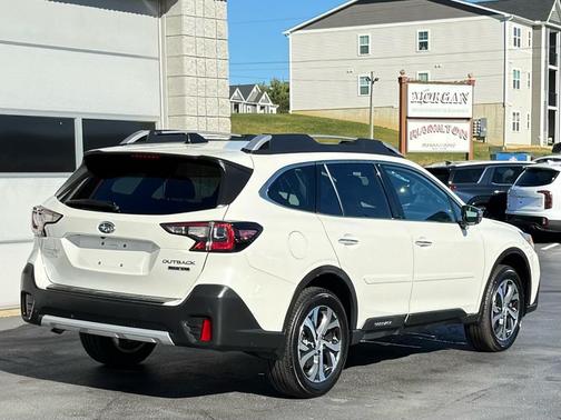 2022 Subaru Outback Touring