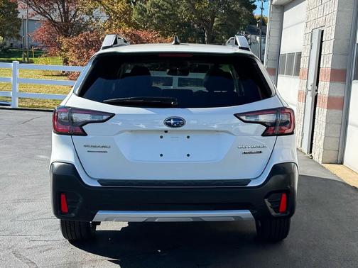 2022 Subaru Outback Touring