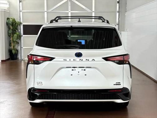 2023 Toyota Sienna XSE 7 Passenger
