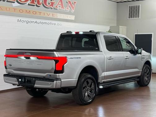 2023 Ford F-150 Lightning LARIAT