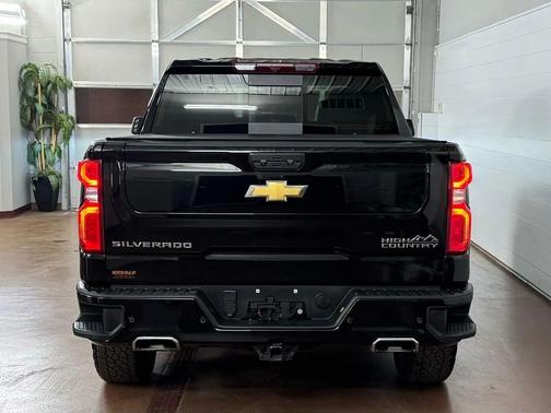 Black 2024 Chevrolet Silverado 1500 High Country