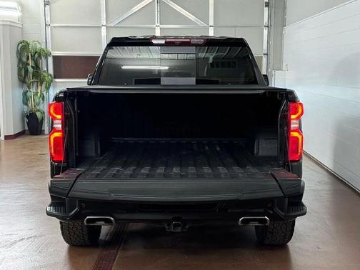 Black 2024 Chevrolet Silverado 1500 High Country