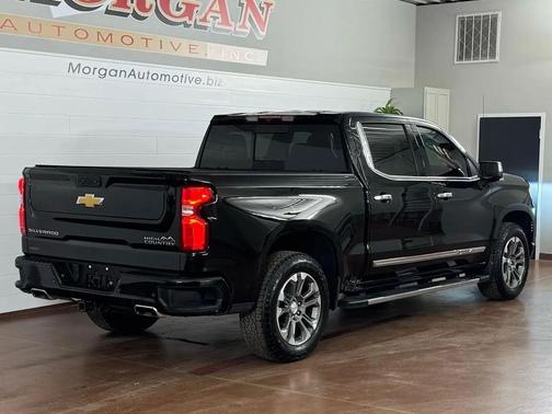 Black 2024 Chevrolet Silverado 1500 High Country