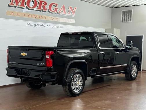 Black 2024 Chevrolet Silverado 2500 High Country