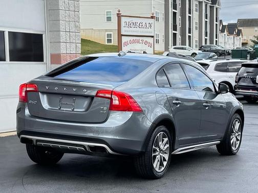 2016 Volvo S60 Cross Country T5 Platinum