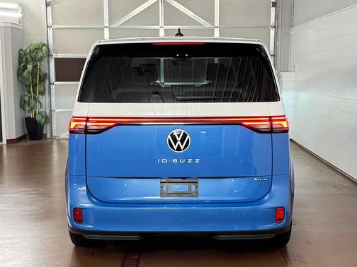 2025 Volkswagen ID. Buzz 1st Edition 4Motion w/Two-Tone