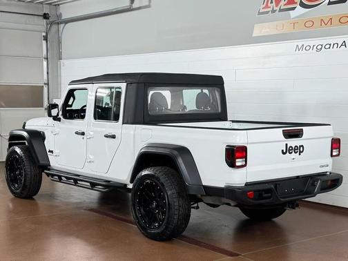 Bright White Clearcoat 2021 Jeep Gladiator Sport