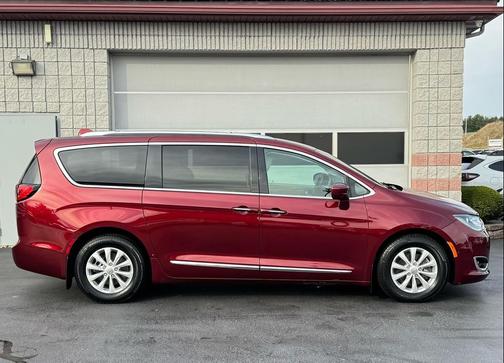 2018 Chrysler Pacifica Touring-L Plus