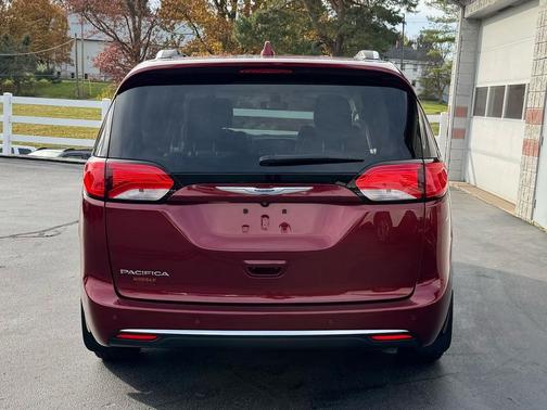 2018 Chrysler Pacifica Touring-L Plus