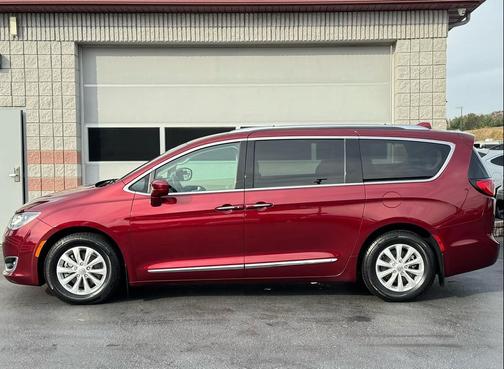 2018 Chrysler Pacifica Touring-L Plus