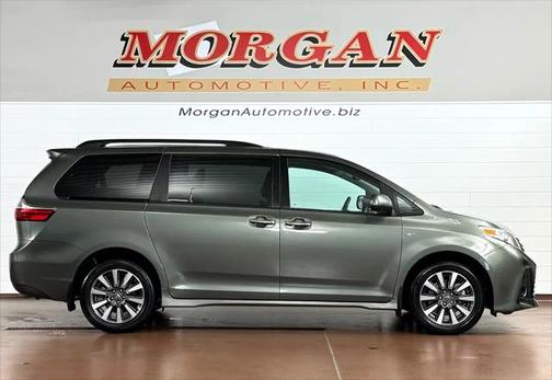 2018 Toyota Sienna LE