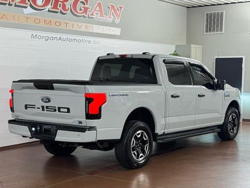 2023 Ford F-150 Lightning XLT