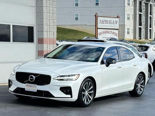 2021 Volvo S60 T5 Momentum