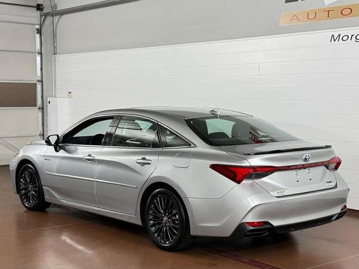 2021 Toyota Avalon Hybrid XSE