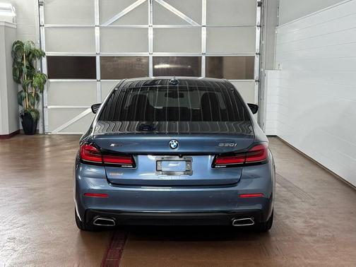 2023 BMW 530 530i xDrive Sedan