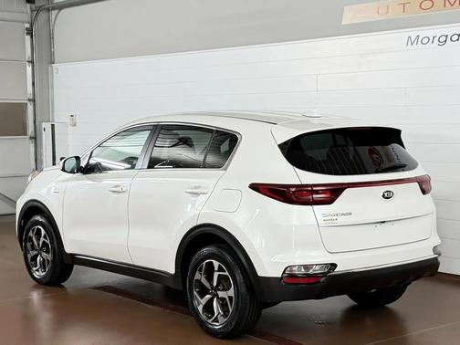 Snow White Pearl 2021 Kia Sportage LX