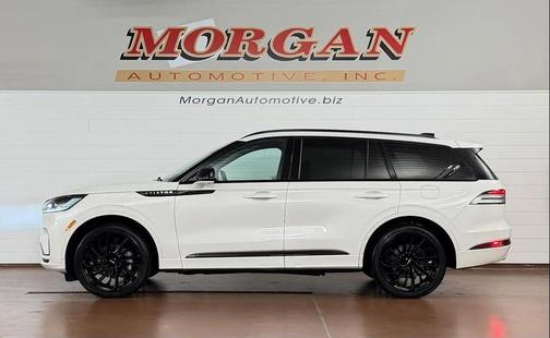 Pristine White Metallic Tri-Coat 2025 Lincoln Aviator Reserve AWD