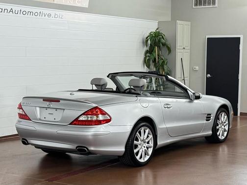 2007 Mercedes-Benz SL-Class SL550 Roadster 2-Dr Coupe