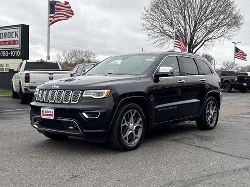 Diamond Black Crystal Pearlcoat 2020 Jeep Grand Cherokee Overland