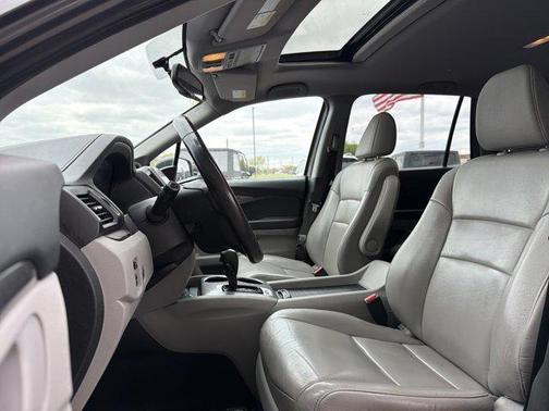 Modern Steel Metallic 2017 Honda Pilot EX-L
