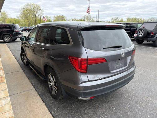 Modern Steel Metallic 2017 Honda Pilot EX-L