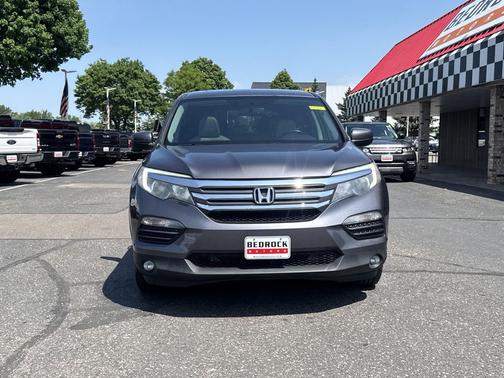 Modern Steel Metallic 2017 Honda Pilot EX-L