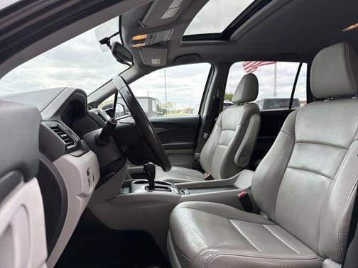 Modern Steel Metallic 2017 Honda Pilot EX-L