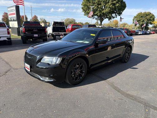 2019 Chrysler 300 S
