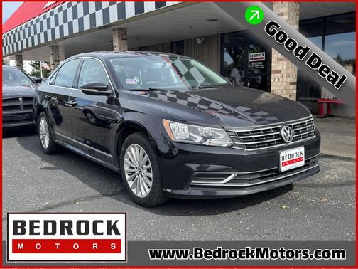Deep Black Pearl 2017 Volkswagen Passat 1.8T SE