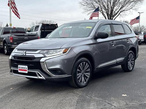 2020 Mitsubishi Outlander SE