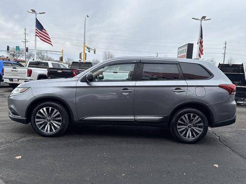 2020 Mitsubishi Outlander SE