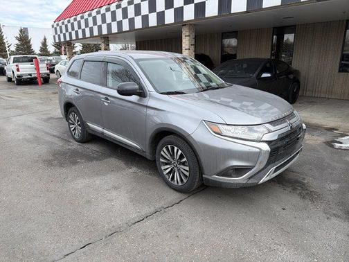 2020 Mitsubishi Outlander SE