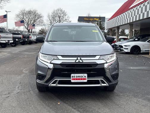 2020 Mitsubishi Outlander SE