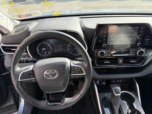 2021 Toyota Highlander Hybrid XLE