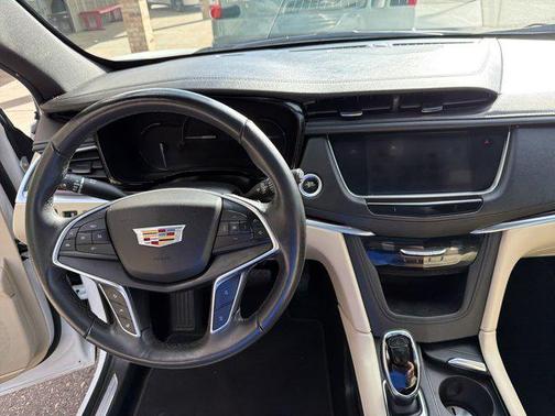 2018 Cadillac XT5 Premium Luxury