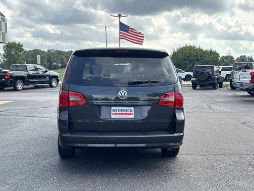 2012 Volkswagen Routan S