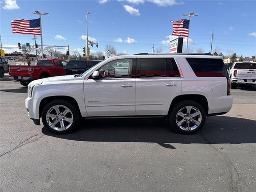 White Frost Tricoat 2019 GMC Yukon Denali