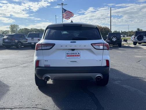 Star White Metallic Tri-Coat 2020 Ford Escape SE