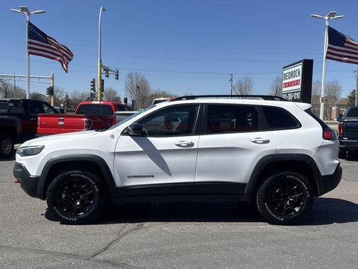 Bright White Clearcoat 2022 Jeep Cherokee Trailhawk