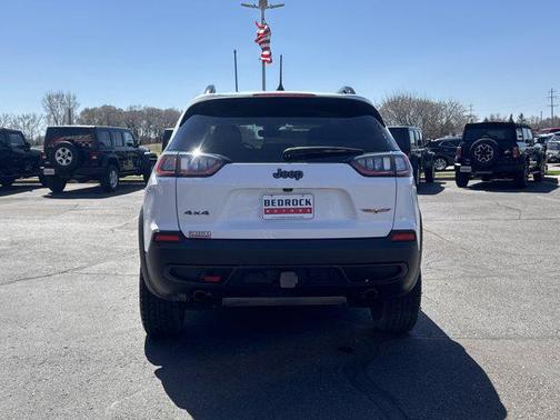 Bright White Clearcoat 2022 Jeep Cherokee Trailhawk