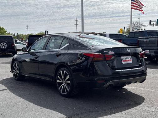 Super Black 2019 Nissan Altima 2.5 SR