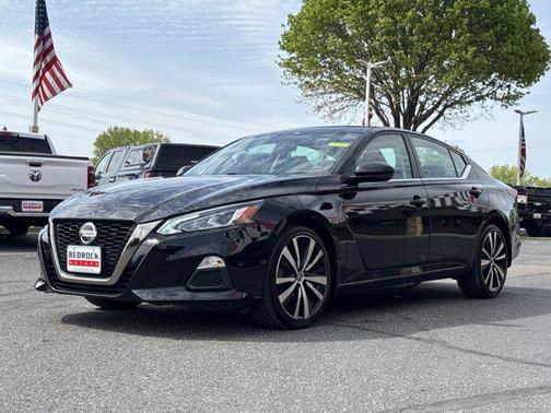 Super Black 2019 Nissan Altima 2.5 SR