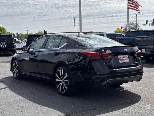 Super Black 2019 Nissan Altima 2.5 SR